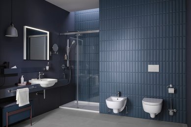 Badezimmer ausgestattet mit der Komplettbadserie D-Code von Duravit in klassischem Design