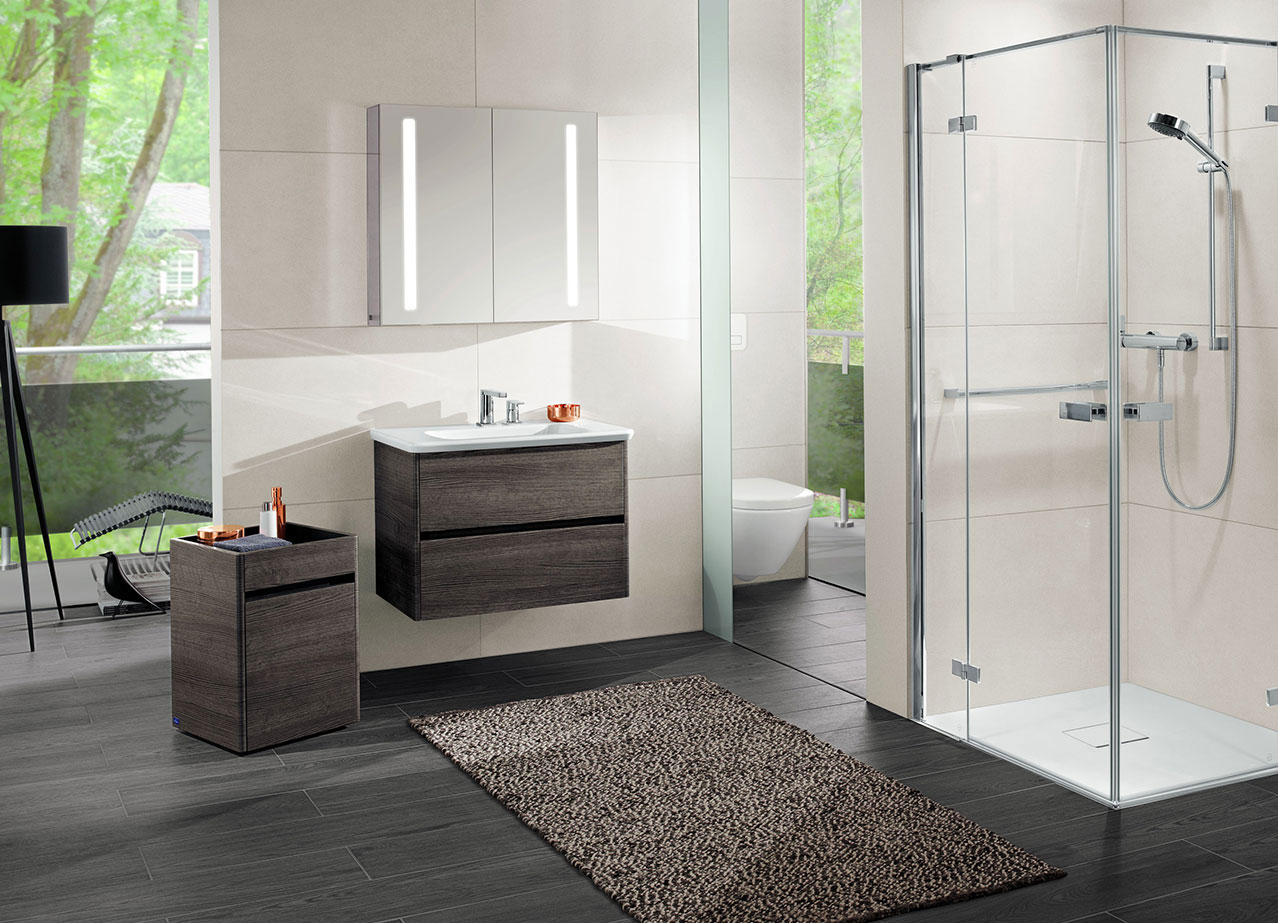 Trend "Sauna in Serie" Leichte Planung: Das Bad wird zum persönlichen Gesundheitscenter und daher zunehmend mit einer Sauna ausgestattet. Villeroy & Boch jedenfalls hat verschiedene Typen in das Gesamtkonzept von "Vivia" integriert. Zudem soll die neue Kollektion neben Sanitärelementen und darauf abgestimmten Möbeln ein ausgefeiltes Lichtkonzept, durchdachte Duschlösungen sowie WCs mit komfortabler Technik bieten.