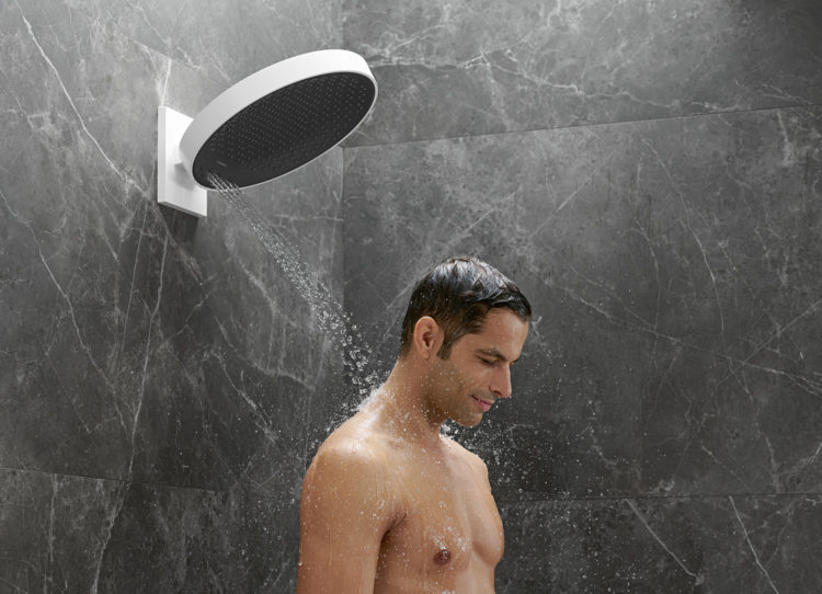 Rainstream aus der Rainfinity Kopfbrause von Hansgrohe.